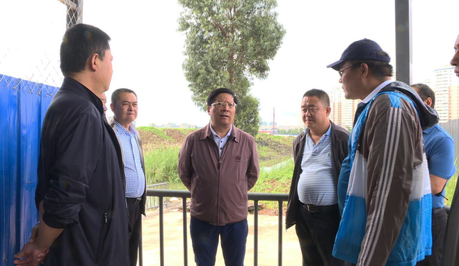 区委书记调研防汛1