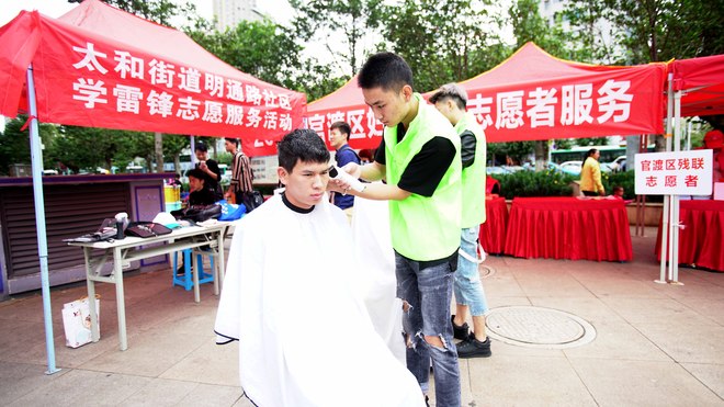 雷锋广场志愿者活动 (5)