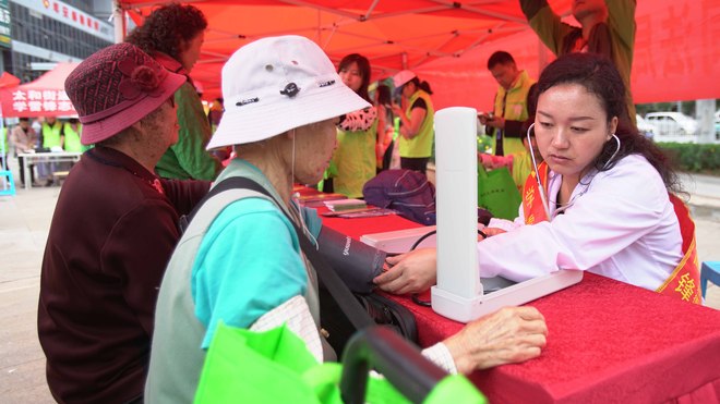 雷锋广场志愿者活动 (4)