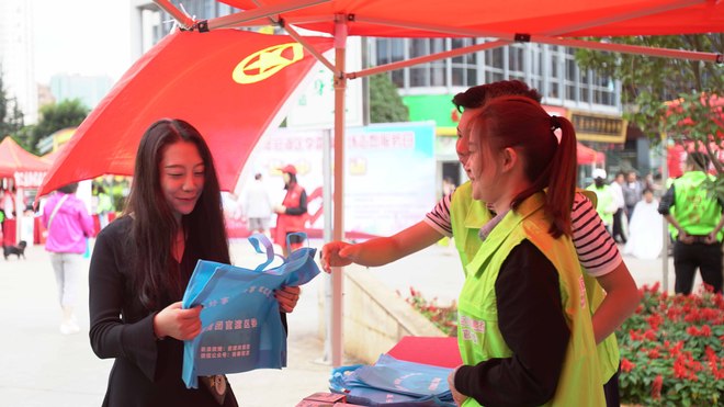 雷锋广场志愿者活动 (1)