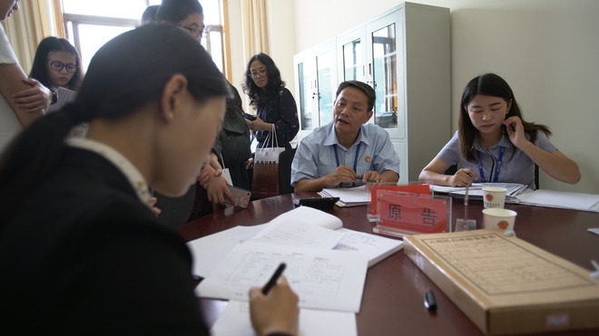 李曰福法官分析案件