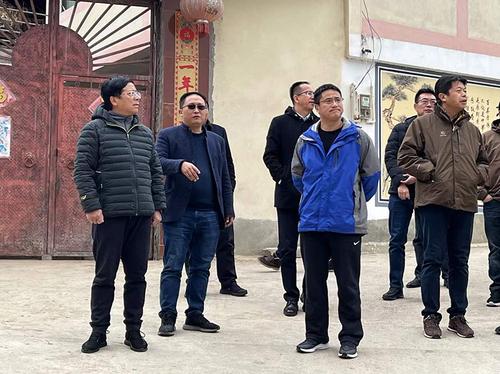 主要领导(和丽川书记)带队到定点帮扶村调研1