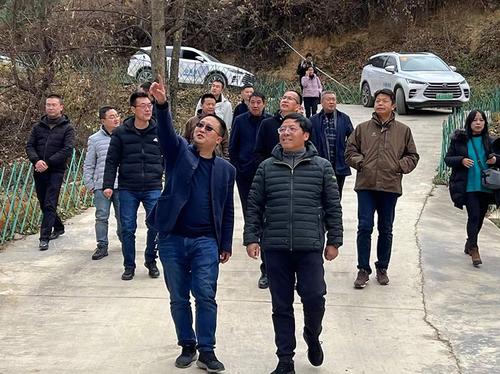 主要领导（和丽川书记）带队到定点帮扶村调研2