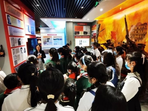 官渡区曙光小学党支部：拓展形式载体促党员教育走实走心