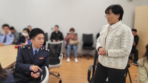便民办税春风常在 服务提质送惠入企 (3)