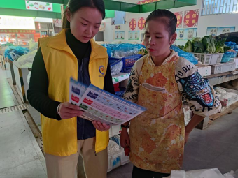 （党组工作简讯第4期）金马市场监督管理所党支部开展“我为群众办实事”垃圾分类宣传活动89