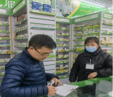 （工作简讯20期))官渡市场监督管理所开展春节前期市场秩序整治工作，全力维护节日市场秩序稳定1093