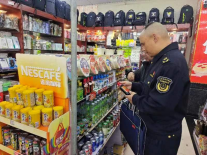 （工作简讯19期）太和市场监管所开展昆明站周边综合整治工作651