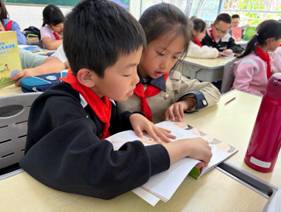 世界读书日｜书香飘满官渡一起来看官渡校园读书日精彩画卷！(图18)