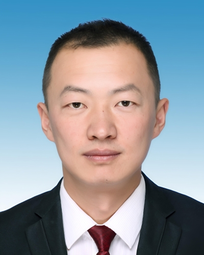 2 证件照（朱志鹏）